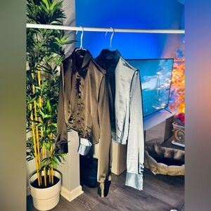 Classy satin blouses 🖤💙